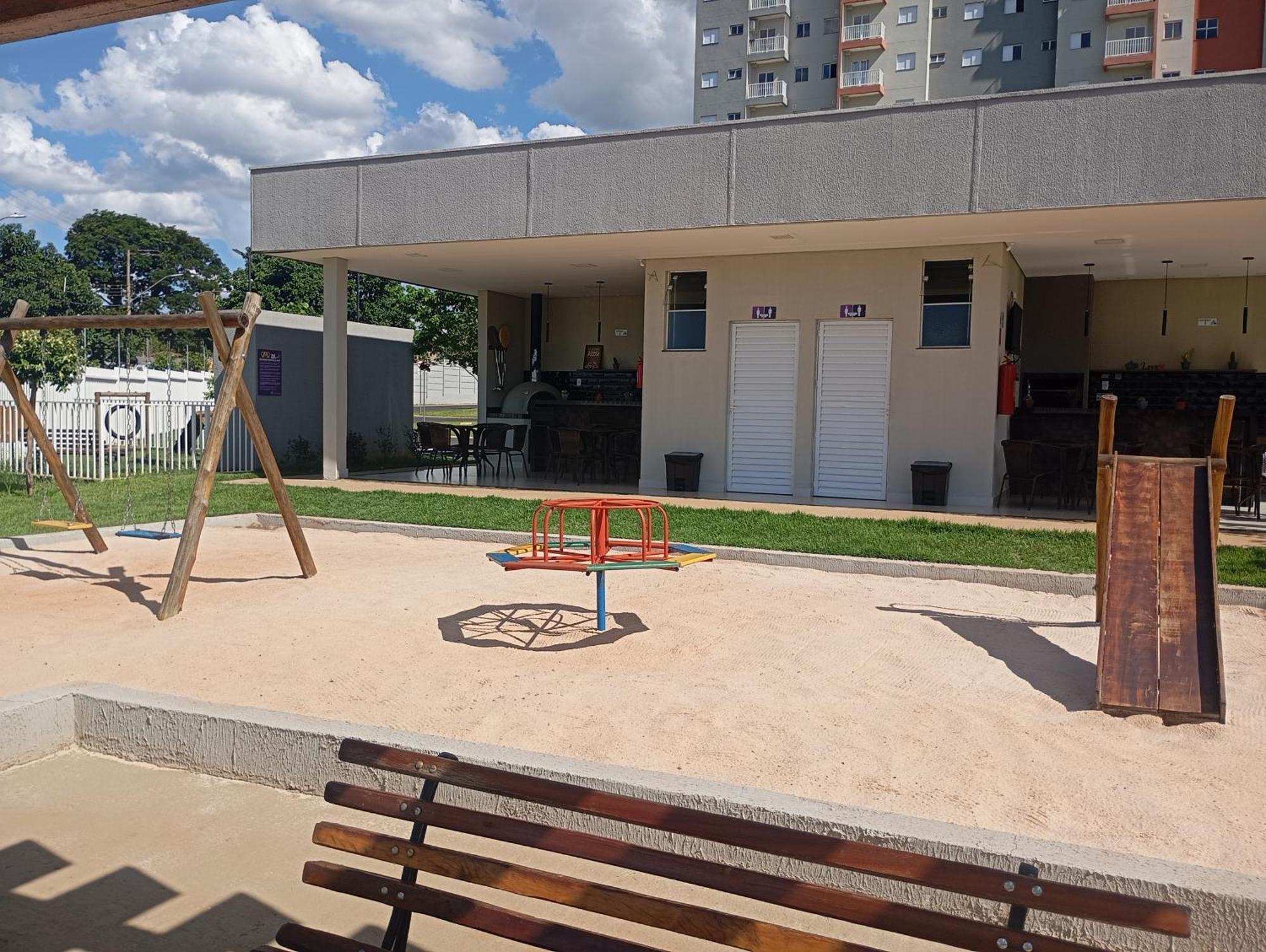 Apto Em Frente Clube Regiao Privilegiada